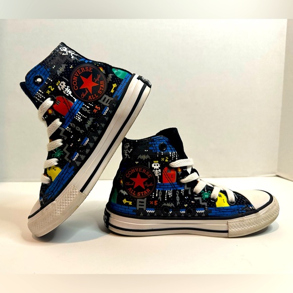 Converse Chuck Taylor Kids size 12 - Picture 1 of 6